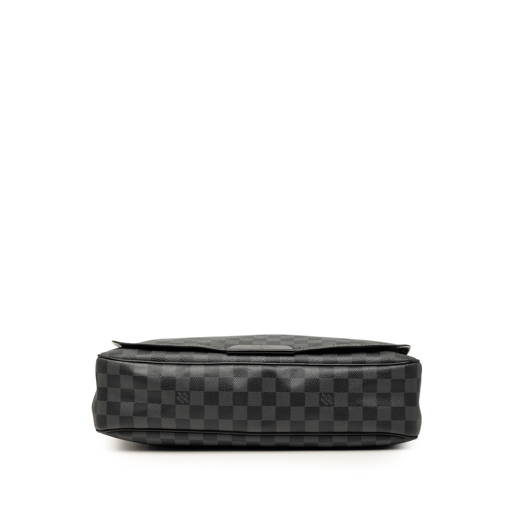 Pre-Loved Louis Vuitton Damier Graphite Daniel GM - Picture 3 of 7